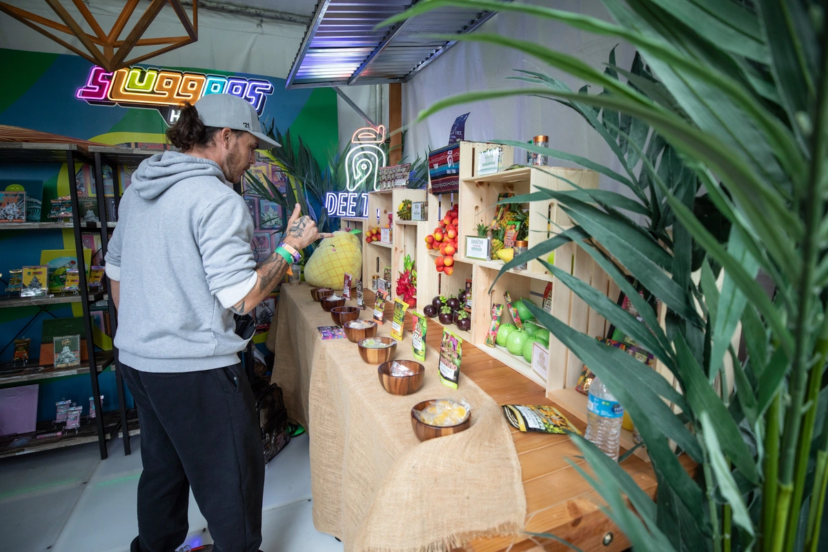 shopping at grass lands