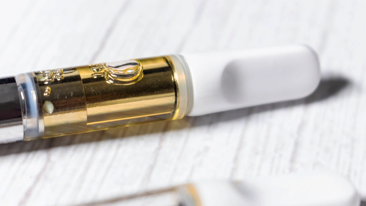 vape cart with liquid diamonds