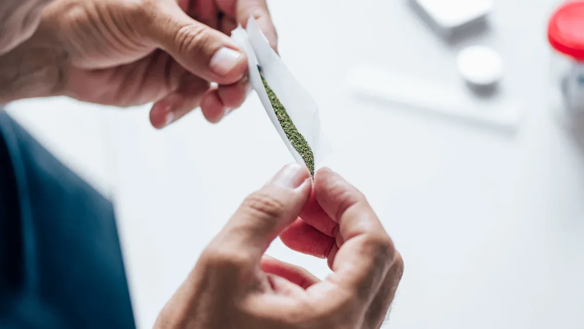 How To Roll A Blunt In Six Easy Steps