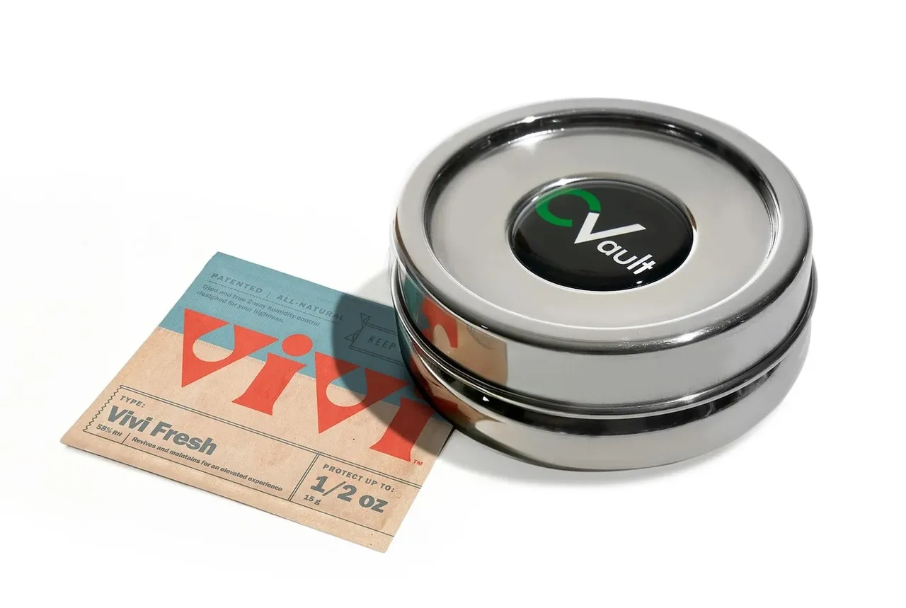cvault cannabis metal container with vivi fresh pack for humidity control 